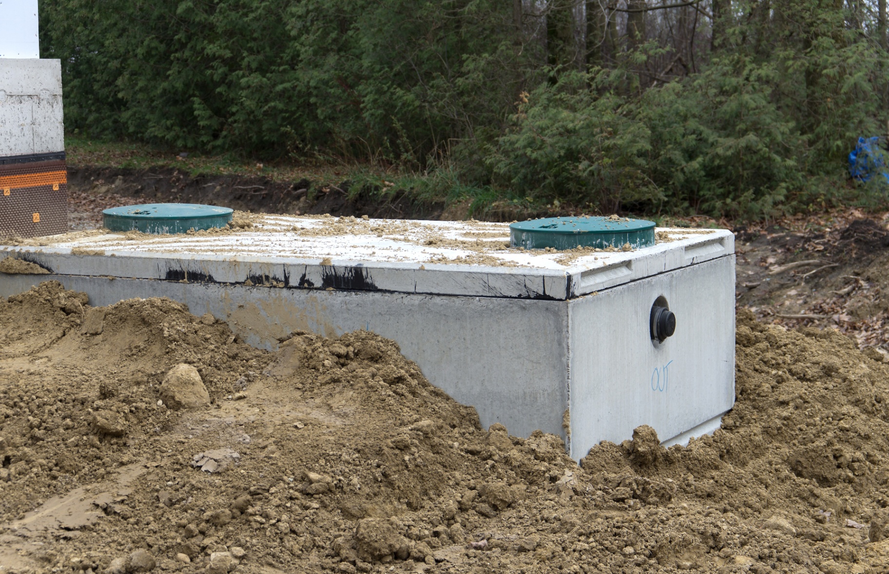 Two-compartment concrete tank — Cobble Hill
